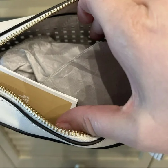 Michael Kors White Crossbody Bag - Picture 7 of 9